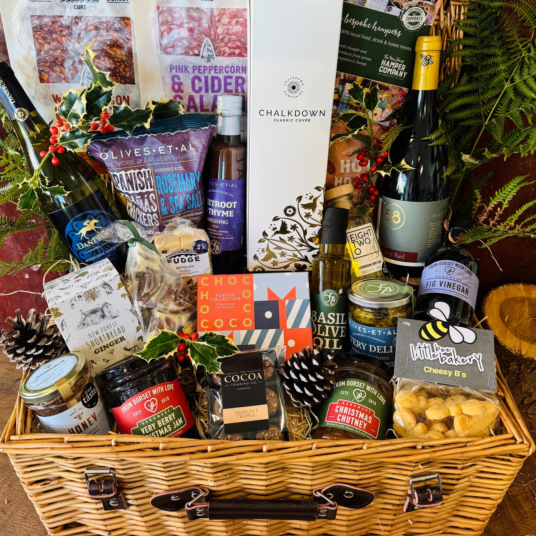 Chalkdown Fizz & Festive Goodies Hamper, a 20 inch lidded willow Christmas hamper of New Forest, Hampshire and Dorset food and drink