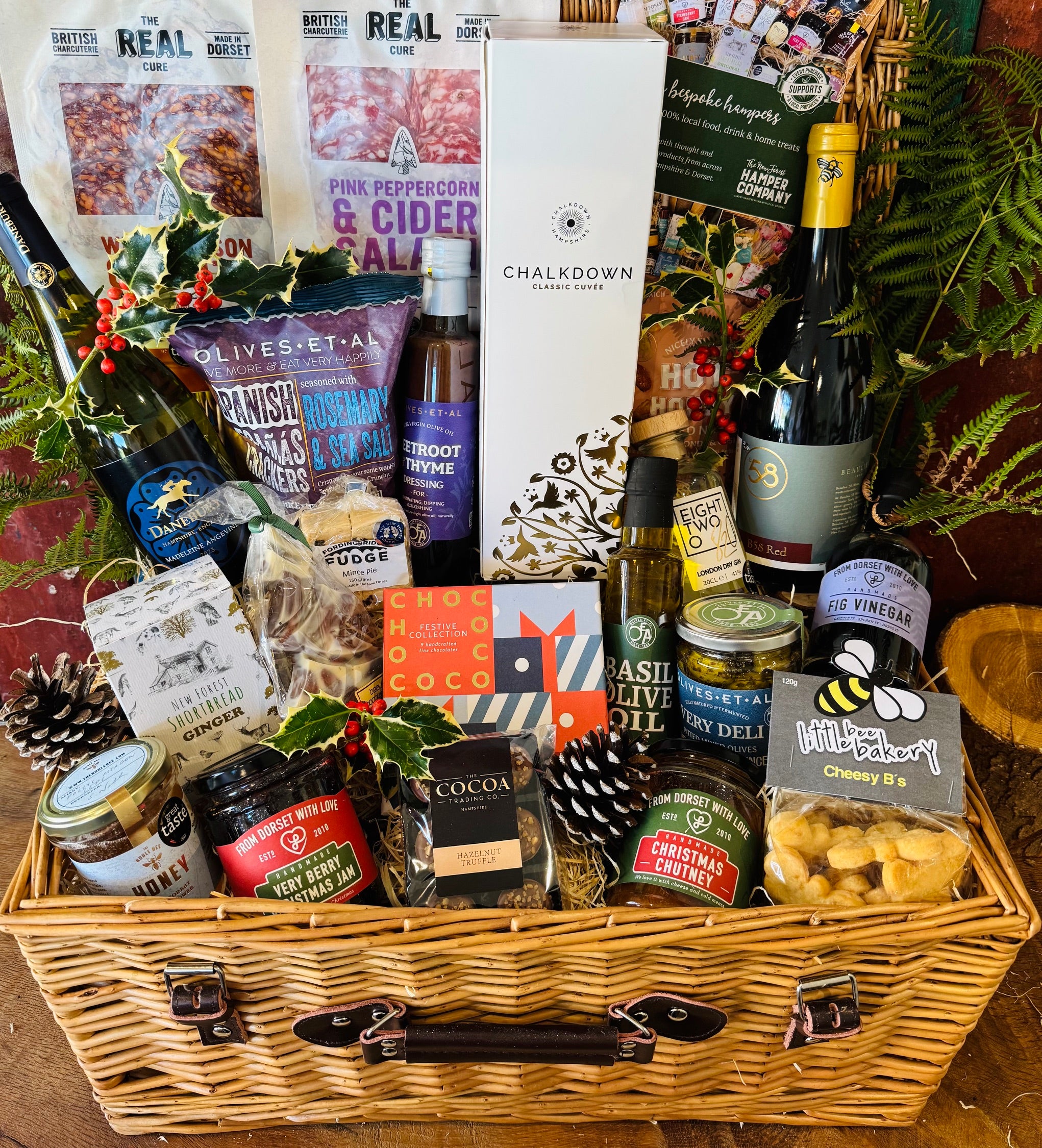 Chalkdown Fizz & Festive Goodies Hamper, a 20 inch lidded willow Christmas hamper of New Forest, Hampshire and Dorset food and drink
