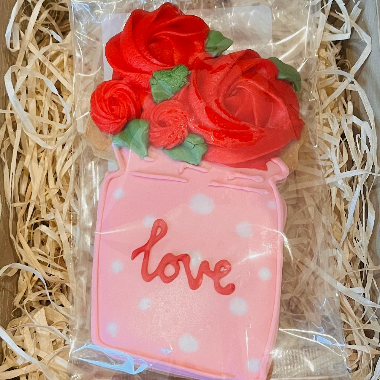 Little Bee Bakery Hand Iced Valentine's 'Red Roses' Biscuit 10g