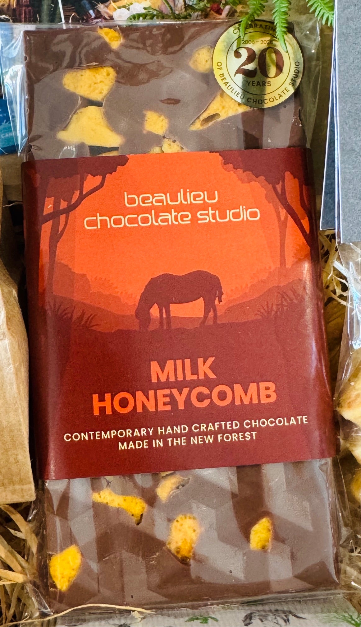 Beaulieu Chocolate Studio handmade Milk Chocolate Honeycomb bar 80g, made in the New Forest
